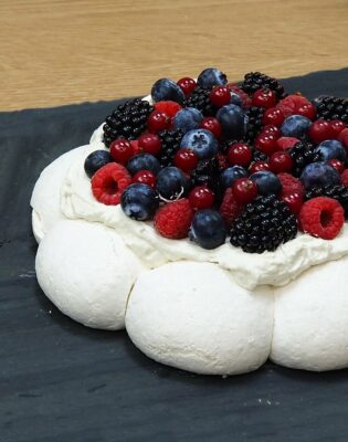 Pavlova mûre, myrtille, groseille, framboise