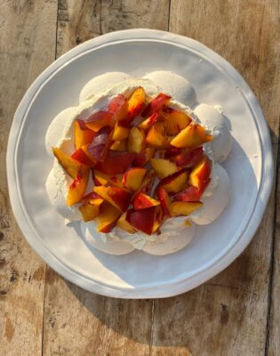 Pavlova nectarine